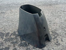 Cargar imagen en el visor de la galería, f 115 hp Yamaha bottom cowling APRON 67F-42741-00-8D Four Stroke 2000-2005

