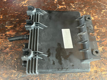 Lade das Bild in den Galerie-Viewer, 150 hp Evinrude E-tec EMM CONTROL UNIT 0586982 two stroke 2008 e150dpxscr
