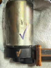 Cargar imagen en el visor de la galería, MFS50 Tohatsu 3KY101501 VAPOR SEPARATOR ASSY vst oem TESTED 40 50 hp FOUR STROKE
