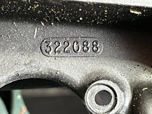 Cargar imagen en el visor de la galería, 55 hp Johnson Evinrude AIR SILENCER intake airbox 322089 322088 038766 320678 0388140 two stroke 1976-1984 Some 40 50 60 hp compatibility
