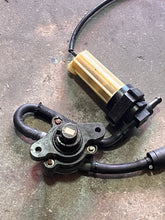 Cargar imagen en el visor de la galería, f 115 hp Yamaha FUEL PUMP 6EK-24410-00-00 water separator FUEL FILTER 6EK-24560-00-00 four stroke 2014-2025 some 130 hp
