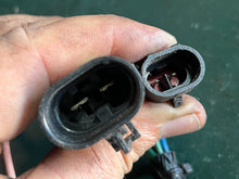 Load image into Gallery viewer, 200 225 250 300 hp Evinrude E-tec POWER TRIM RELAY 586767 0769081 two stroke compat 25-300 hp 0586767 CABLE &amp; RELAY
