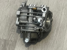 Lade das Bild in den Galerie-Viewer, 250 hp Yamaha CARBURETORS port 2-4-6 61A-14301-03-00 61A- 14302-03-00 61A-14303-03-00 two stroke 76 degree
