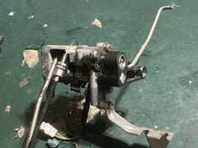 Lade das Bild in den Galerie-Viewer, DF 30 25 hp Suzuki SHIFT ROD (S &amp; L) 25111-94L00 CLUTCH SHAFT LEVER 21210-94L00 ROD 23211-94L00 HOLDER 21151-94L00 four stroke 2018
