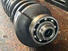 Lade das Bild in den Galerie-Viewer, 150 175 200 hp Yamaha HPDI CRANKSHAFT 68F-11411-00-00 two stroke 2000-01
