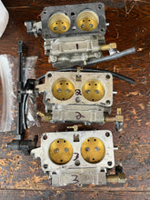 Cargar imagen en el visor de la galería, 150 hp Mercury 1374-5427-C Carburetor Set .096 jets with linkage piece v6 two stroke
