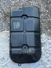 Lade das Bild in den Galerie-Viewer, 75 85 hp Yamaha INTAKE COVER #2 688-14418-01-00 two stroke 1994-2000 compatible with some 90 hp
