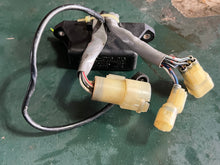 Cargar imagen en el visor de la galería, BF 135 150 HP Honda MAIN RELAY ASSY 38580-ZY6-013 four stroke 2004-up
