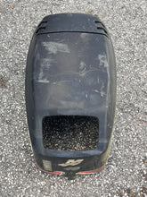 Cargar imagen en el visor de la galería, 50 40 hp Mercury TOP COWLING 825239T11 825239T12 two stroke 3 cylinder 1997-1998
