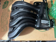 Lade das Bild in den Galerie-Viewer, sold ebay may2025——vf 90 75 hp Yamaha 6FP-13641-00-00 INTAKE MANIFOLD 2017-2022 four stroke
