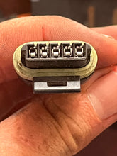 Load image into Gallery viewer, 150 175 hp OMC Johnson Evinrude 0584985 584910 POWER PACK, powerpack control unit, ois 60 degree 584910
