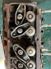 Load image into Gallery viewer, sold ebay aug2025——5.0 5.7 Liter OMC 1989 cylinder head #2 3853852 985431 Valve Cover 0986748 volvo

