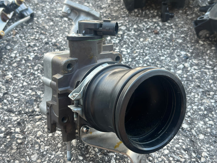 BF 250 225 200 hp Honda THROTTLE BODY ASSY 16400-ZY3-A01 SPACER 16404-ZX2-000 MUFFLER 17374-ZX2-000 four stroke 2011 2007-up
