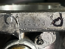 Load image into Gallery viewer, 115 hp Yamaha CARBURETOR SET 6E503 two stroke v4 6E5-14301-03-00 6E5-14302-03-00
