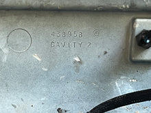 Lade das Bild in den Galerie-Viewer, 175 150 135 115 hp Ficht Evinrude Lower Motor Cover PORT 5004969 5004969 STARBOARD 5004970 5005014 two stroke 2002-2006

