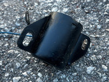 Lade das Bild in den Galerie-Viewer, 90 hp Yamaha carb CHOKE SOLENOID 688-86110-01-00 two stroke 1988-1999 some 85 hp
