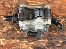 Load image into Gallery viewer, 115 - 200 hp Mercury MECHANICAL FUEL PUMP 14360T75 98766-c1 OPTIMAX two stroke some 150-225 EFI
