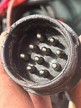 Lade das Bild in den Galerie-Viewer, 50 40 hp Yamaha Two Stroke STARTING MOTOR ASSY 1994-2007 6F5-81800-11-00, STARTER RELAY 6G1-81941-10-00, BRACKET 6H4-81822-02-98, RECTIFIER &amp; REGULATOR 2000-2008 6H2-81960-10-00, IGNITION COILS
