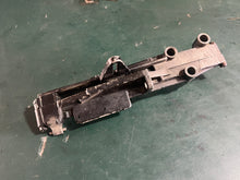 Lade das Bild in den Galerie-Viewer, 35 40 HP Mercury 75715 87876A2, 87876 BRACKET SHIFT ANCHOR - UPPER, 75715 BRACKET SHIFT ANCHOR - LOWER, 87874 SLIDE, 75717 SLIDE Two Stroke OEM
