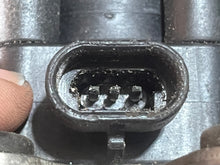 Load image into Gallery viewer, 135 150 200 225 hp Mercury OPTIMAX TPI Throttle Position Indicator 83295211 Elbow Lever 8519371 TPS Cover 8582261 TWO STROKE DFI some compatibility EFI &amp; PRO XS Outboards

