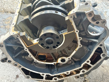 Cargar imagen en el visor de la galería, BF 225 200 175 hp Honda CYLINDER BLOCK ASSY 12000-ZY3-436ZA CRANKSHAFT 13310-RGL-A00 four stroke 2007-up
