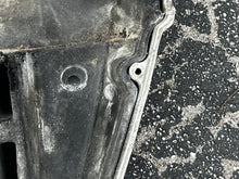 Lade das Bild in den Galerie-Viewer, LOCAL PICK UP ONLY: 200 - 300 hp Evinrude E-tec LOWER SIDE COVER starboard 25” 5005206 0350881 Two Stroke
