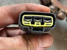 Load image into Gallery viewer, f 150 hp Yamaha STATOR 63P-81410-00-00 63P-00 four stroke 2004-2024
