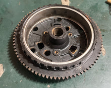 Lade das Bild in den Galerie-Viewer, DF 30 25 hp Suzuki FLYWHEEL MAGNETO 32102-94L10 four stroke 2015-2024
