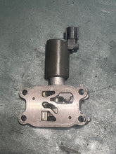 Cargar imagen en el visor de la galería, DF 250 225 200 hp Suzuki 16550-93J00 Oil Control Valve oem Four Stroke
