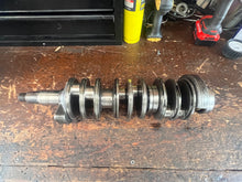 Lade das Bild in den Galerie-Viewer, 150 175 200 hp Yamaha HPDI CRANKSHAFT 68F-11411-00-00 two stroke 2000-01
