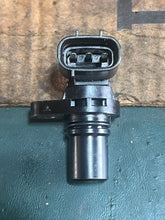 Load image into Gallery viewer, DF 40 - 140 hp Suzuki 33220-76G02 Cam Position Sensor CMP 5031468  Evinrude 1999-2006
