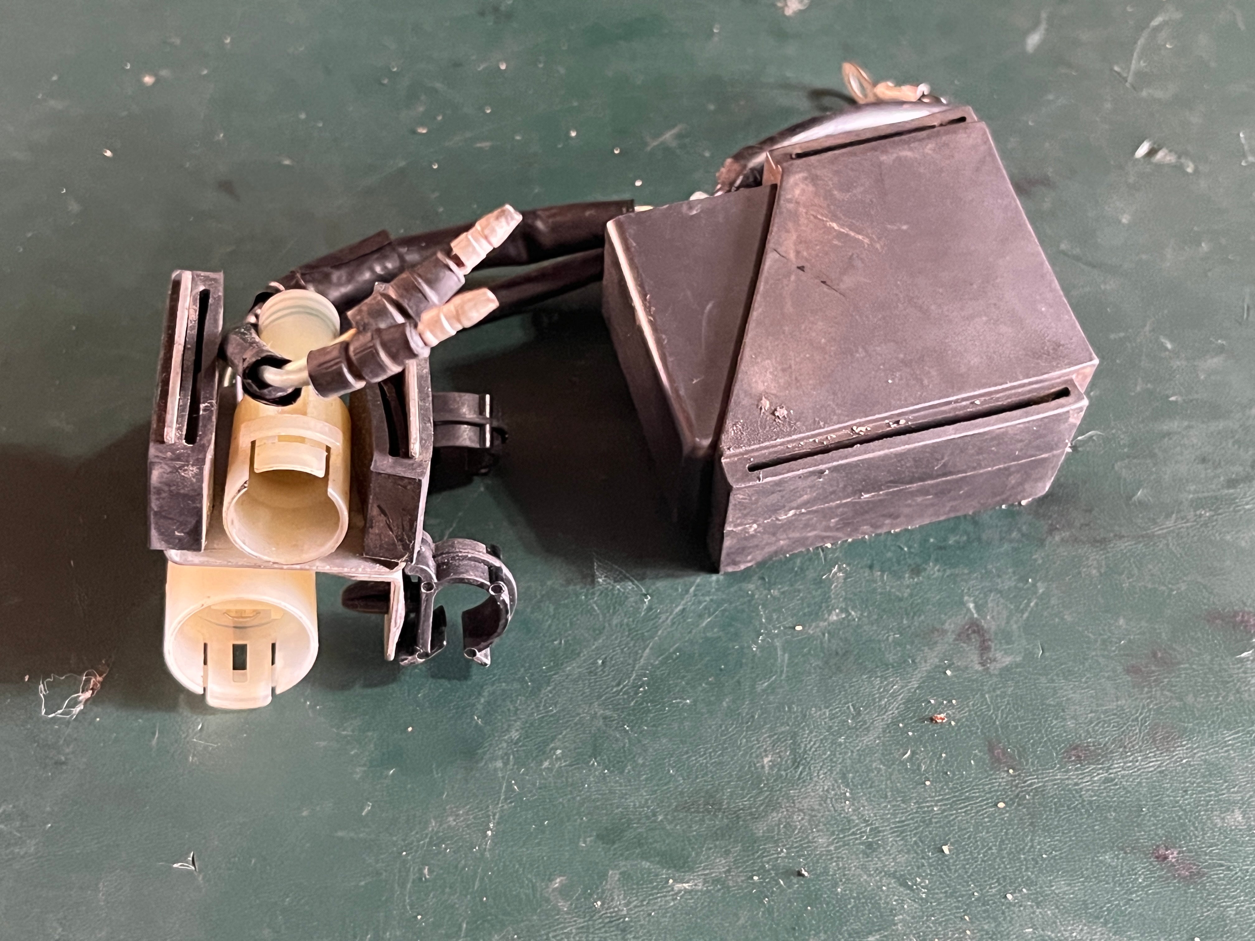 DF 150 175 225 hp Suzuki 38410-93312 TRIM RELAY ASSY four stroke outbo ...