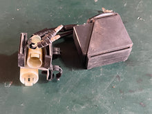 Cargar imagen en el visor de la galería, DF 150 175 225 hp Suzuki 38410-93312 TRIM RELAY ASSY four stroke outboard
