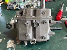 Load image into Gallery viewer, BF 115 130 135 150 hp Honda Vst Vapor Separator BODY float chamber 16019-ZY6-003 16015-ZW5-010 four stroke fuel system FLOAT CHAMBER ONLY
