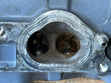 Cargar imagen en el visor de la galería, f 115 hp Yamaha CYLINDER HEAD ASSY 68V-11110-01-94 four stroke 2004 without cams
