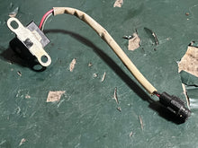 Lade das Bild in den Galerie-Viewer, DF 30 25 hp Suzuki IGNITION TIMING COIL 32160-94L00 four stroke 2015-2020
