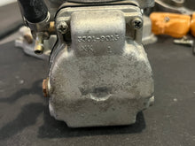 Lade das Bild in den Galerie-Viewer, 115 hp Mercury WME 11 CARBURETOR SET 3301-9532A12 9532A13 9532A14 9532A15 two stroke 4 Cylinder 1988-1993 3301-9532
