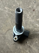 Lade das Bild in den Galerie-Viewer, 350 hp Mercury ignition PENCIL COIL 880615T01 four stroke 75 - 400 hp
