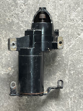 Cargar imagen en el visor de la galería, 200 - 300 hp Johnson Evinrude STARTER MOTOR two stroke v6 e-tec ficht 586289 396235 TESTED genuine 584799 586411 391511 397023 586289
