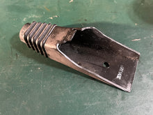 Load image into Gallery viewer, sold ebay nov2023—90 115 150 175 hp Johnson 0336383 Fuel &amp; electrical COVER, 0336384 Fuel &amp; elect grommet 0336634 RETAINER TWO STROKE ois
