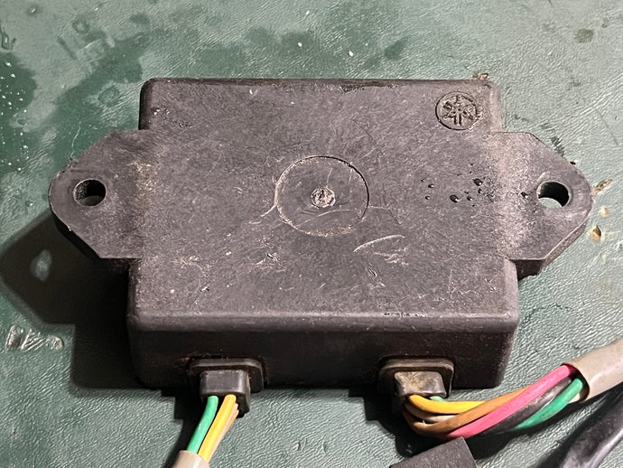 80 - 225 hp Yamaha 6K1-01 dual ignition control uni 6K1-82570-01-00 6K1-82570-02-00 two stroke 1987