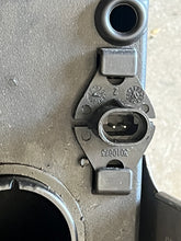 Lade das Bild in den Galerie-Viewer, 175 150 135 115 hp Ficht Evinrude AIR SILENCER 5005369 SENSOR, AIR TEMPERATURE SENSOR 3010673 two stroke 2002-2006
