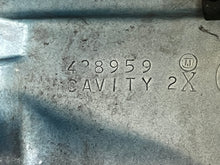 Lade das Bild in den Galerie-Viewer, 175 150 135 115 hp Ficht Evinrude Lower Motor Cover PORT 5004969 5004969 STARBOARD 5004970 5005014 two stroke 2002-2006
