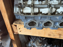 Cargar imagen en el visor de la galería, f 115 hp Yamaha CYLINDER HEAD ASSY 68V-11110-01-94 four stroke 2004 without cams
