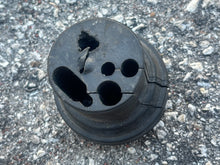 Load image into Gallery viewer, BF 150 135 hp Honda REMOTE CONTROL CABLE GROMMET 40105-ZY6-010 four stroke
