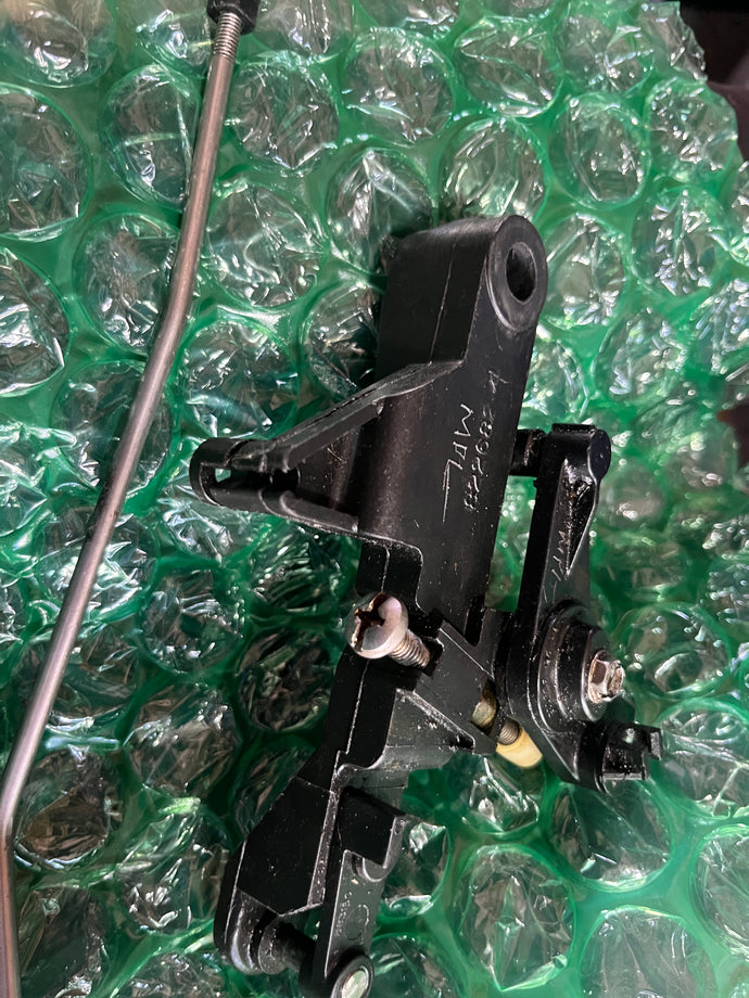 60 50 40 30 hp Mercury 822682A4 THROTTLE LEVER, 883006A1 THROTTLE ARM, 879870A1 LINK ASSEMBLY efi Four Stroke outboards
