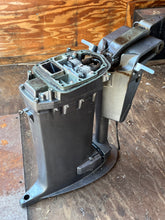 Lade das Bild in den Galerie-Viewer, 40 50 hp Yamaha 20” MIDSECTION UPPER CASING 6H4-45111-10-4D SWIVEL 6H5-43311-04-4D STEERING BRACKET 6H4-42510-02-4D two stroke 1994
