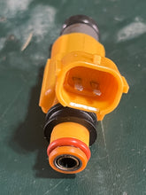 Lade das Bild in den Galerie-Viewer, sold local may2025——f 150 hp Yamaha FUEL INJECTOR orange 63P-13761-00-00 CDH275 four stroke 2004-2010 cleaned
