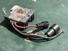 Lade das Bild in den Galerie-Viewer, 115 130 hp Yamaha VOLTAGE regulator rectifier 6R3-10 6R3-81960-00-00 two stroke some compatibility 115-225 1990-2007
