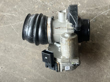 Lade das Bild in den Galerie-Viewer, 350 hp Mercury Verado THROTTLE BODY CONTROL VALVE 884408A08 four stroke 135-400 hp compatibility
